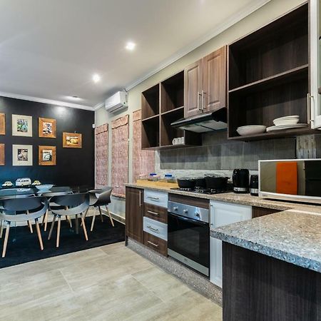 Gemstone Suites Jwaneng Экстерьер фото