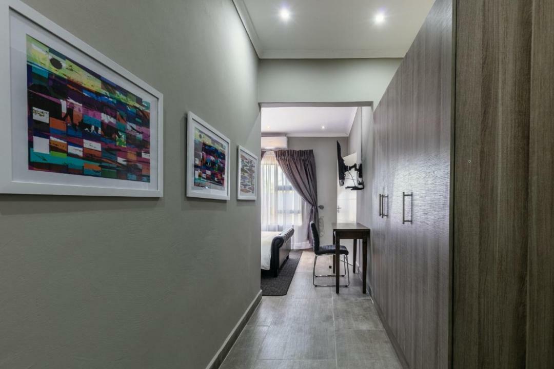 Gemstone Suites Jwaneng Экстерьер фото